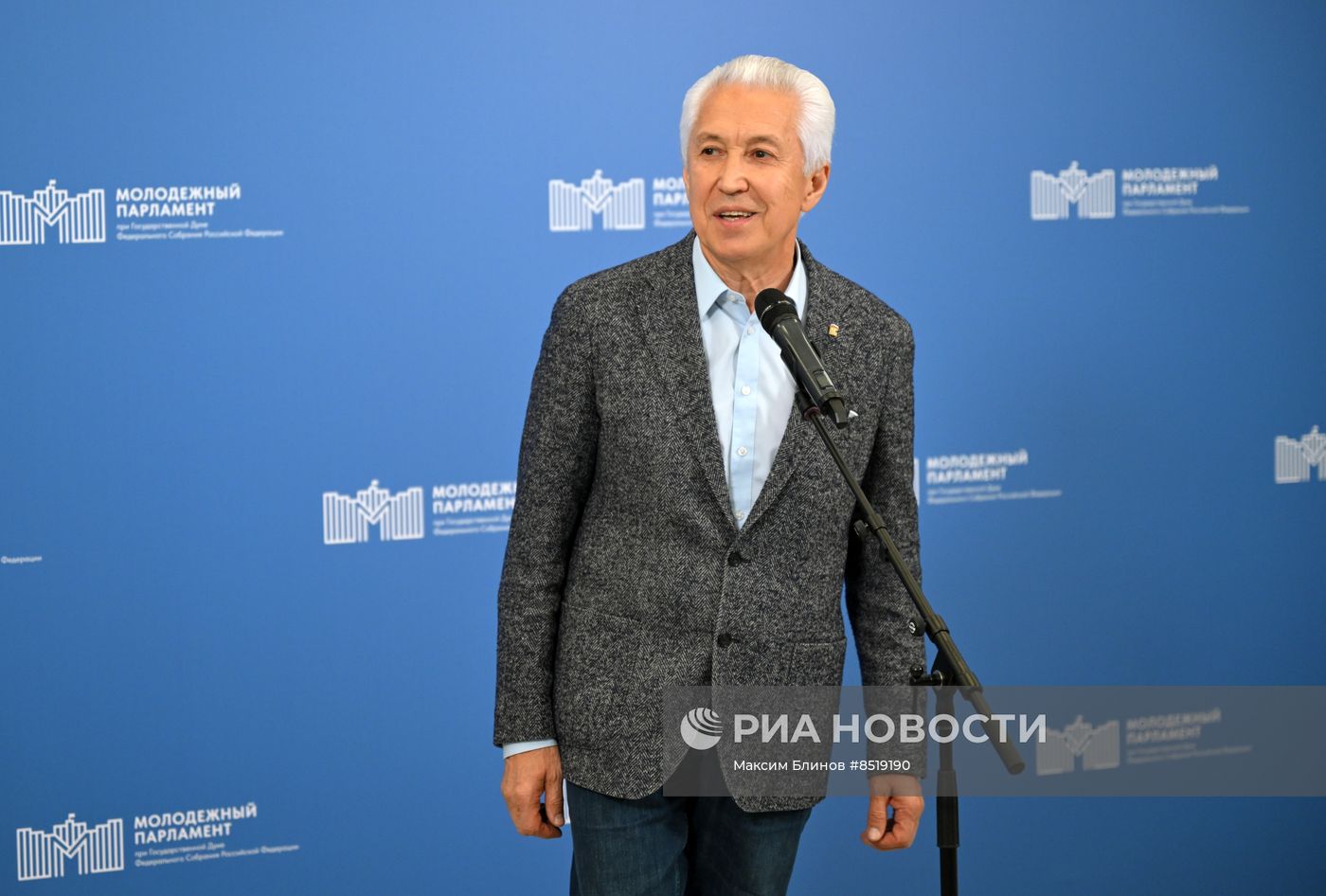 Семинары по случаю первого заседания Молодежного парламента при Госдуме РФ
