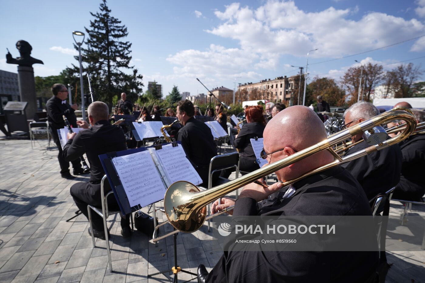 Открытие памятника А. Куинджи в Мариуполе