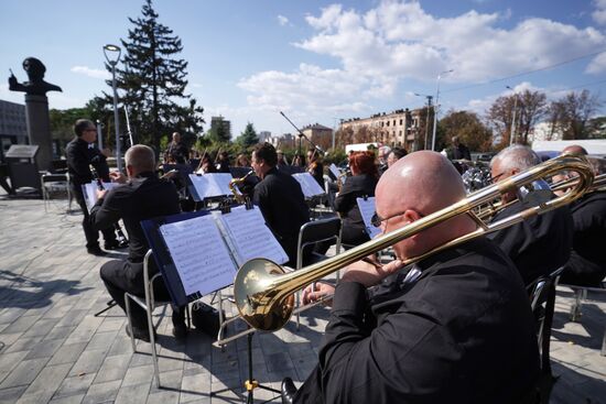 Открытие памятника А. Куинджи в Мариуполе