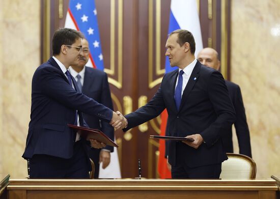 Премьер-министр РФ М. Мишустин провел заседание Совместной комиссии на уровне глав правительств России и Узбекистана