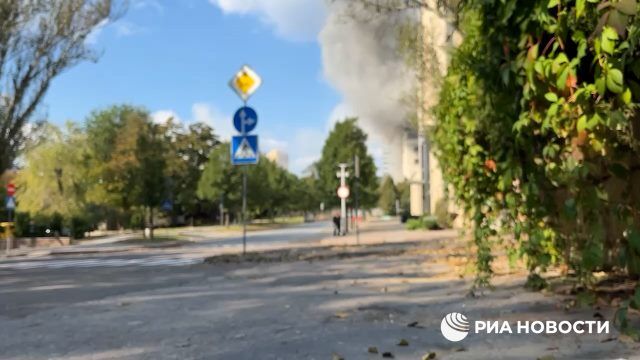 Кадры корреспондента РИА Новости из центра Донецка