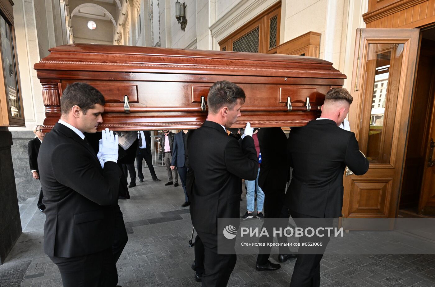 Прощание с поэтом Н. Добронравовым