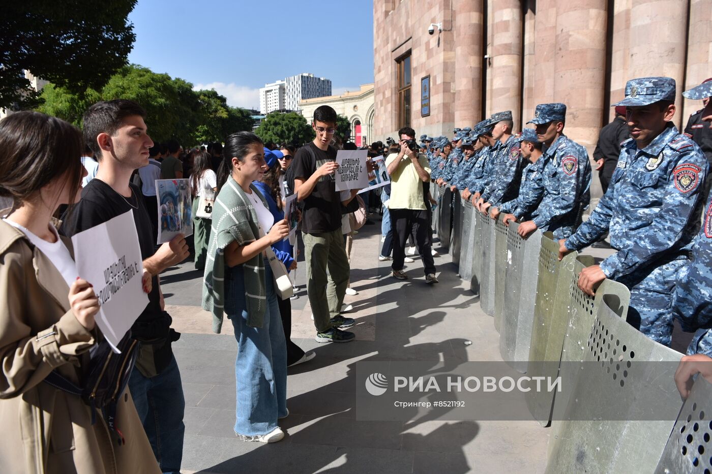 Протесты в Ереване на фоне эскалации в Нагорном Карабахе