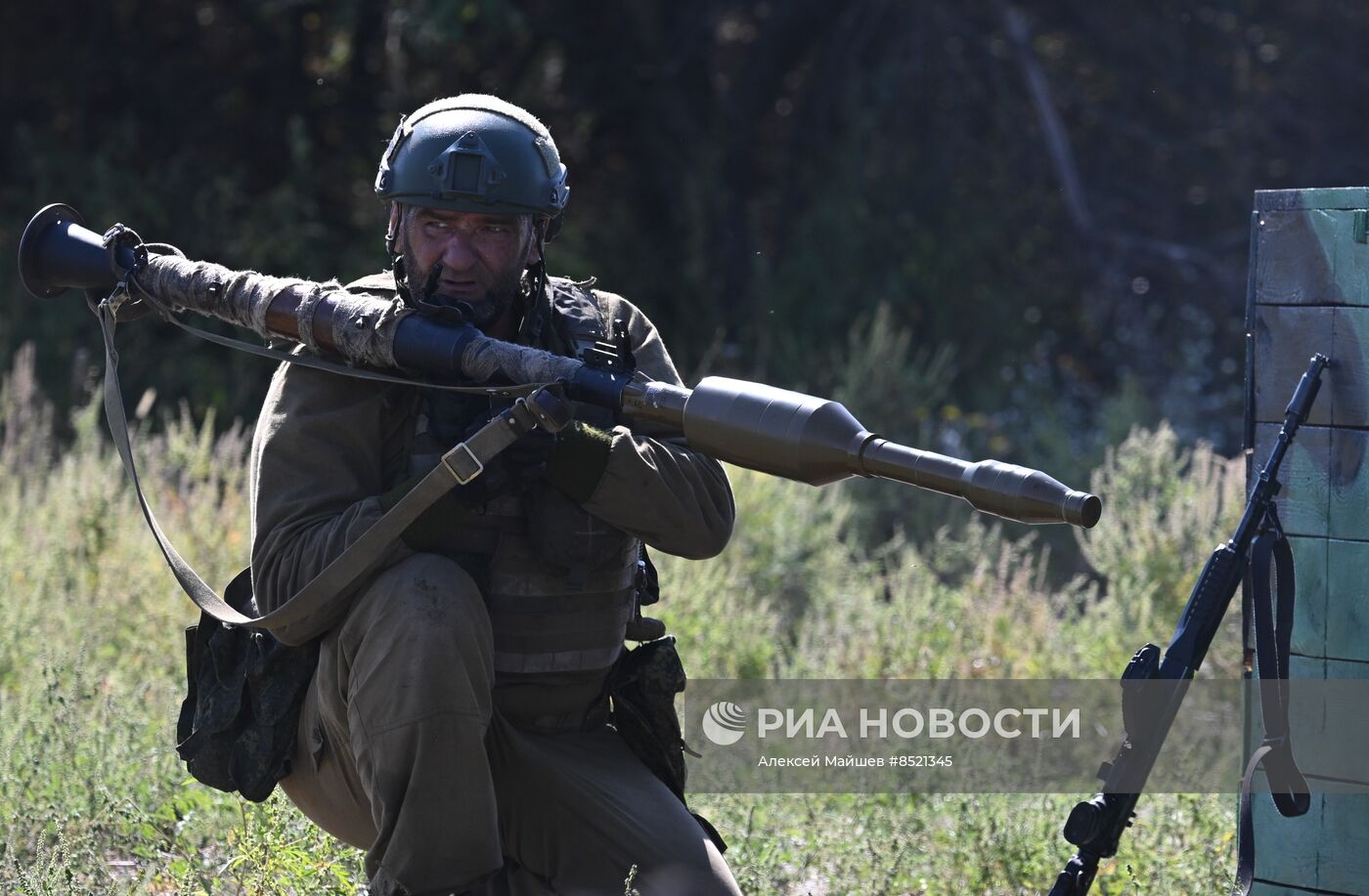 Боевое слаживание десантно-штурмового полка в ЛНР