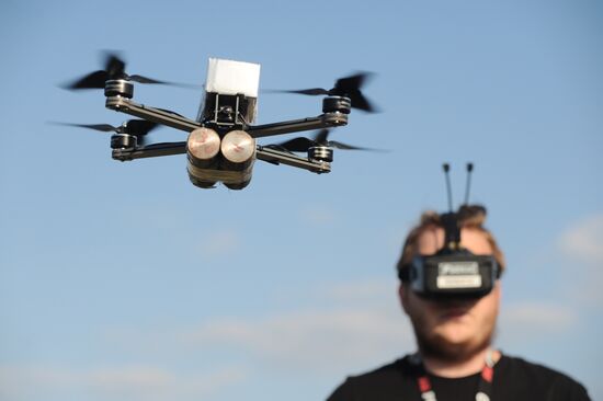 Испытания боевых дронов на аэродроме в Тамбове