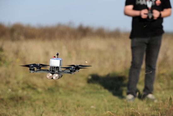 Испытания боевых дронов на аэродроме в Тамбове