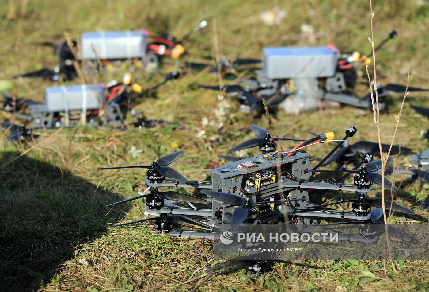 Испытания боевых дронов на аэродроме в Тамбове