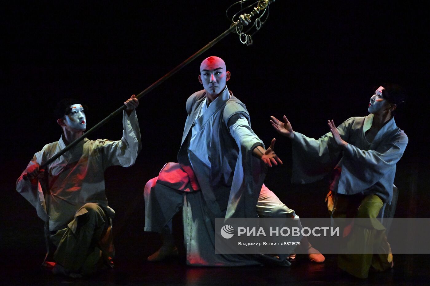 Спектакль "Чайное заклинание"