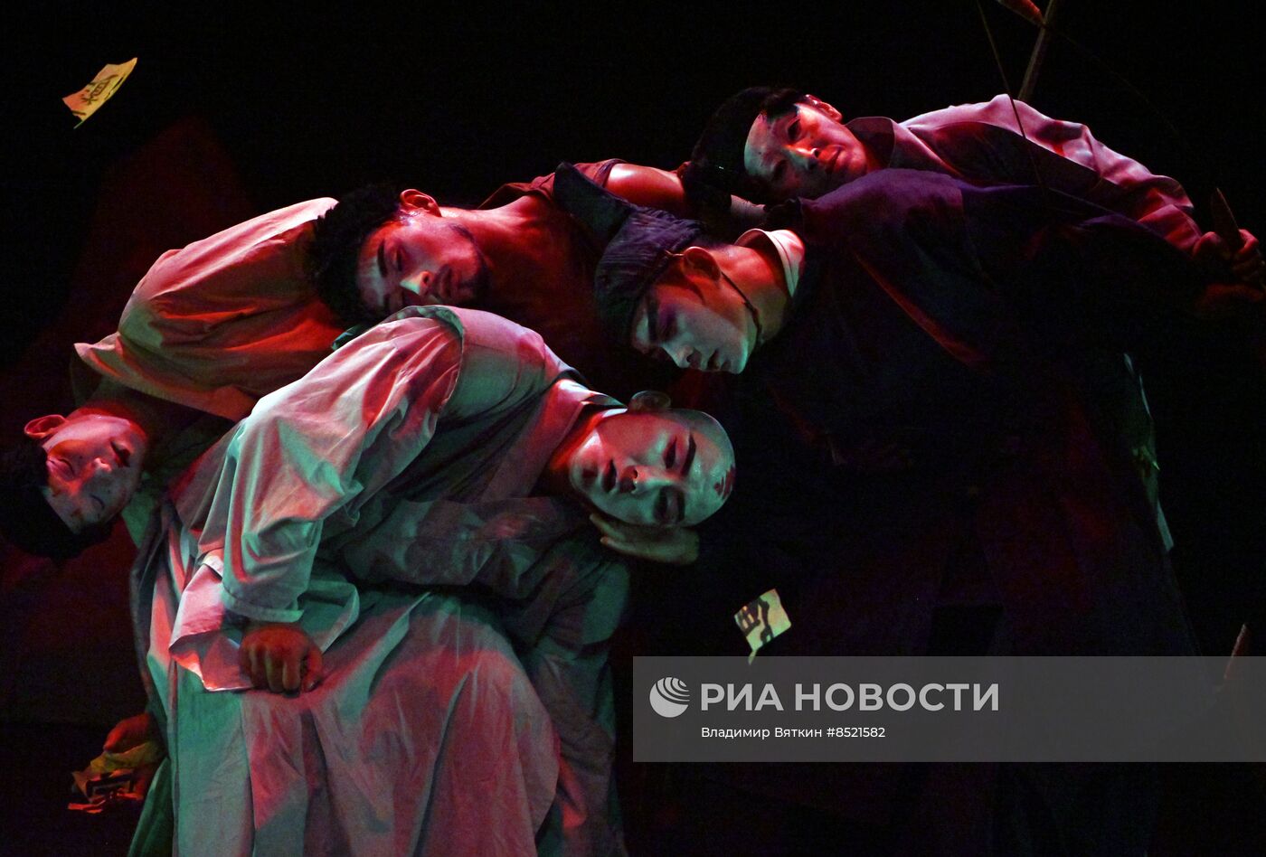 Спектакль "Чайное заклинание"