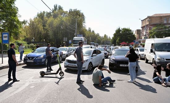 Протесты в Ереване на фоне эскалации в Нагорном Карабахе