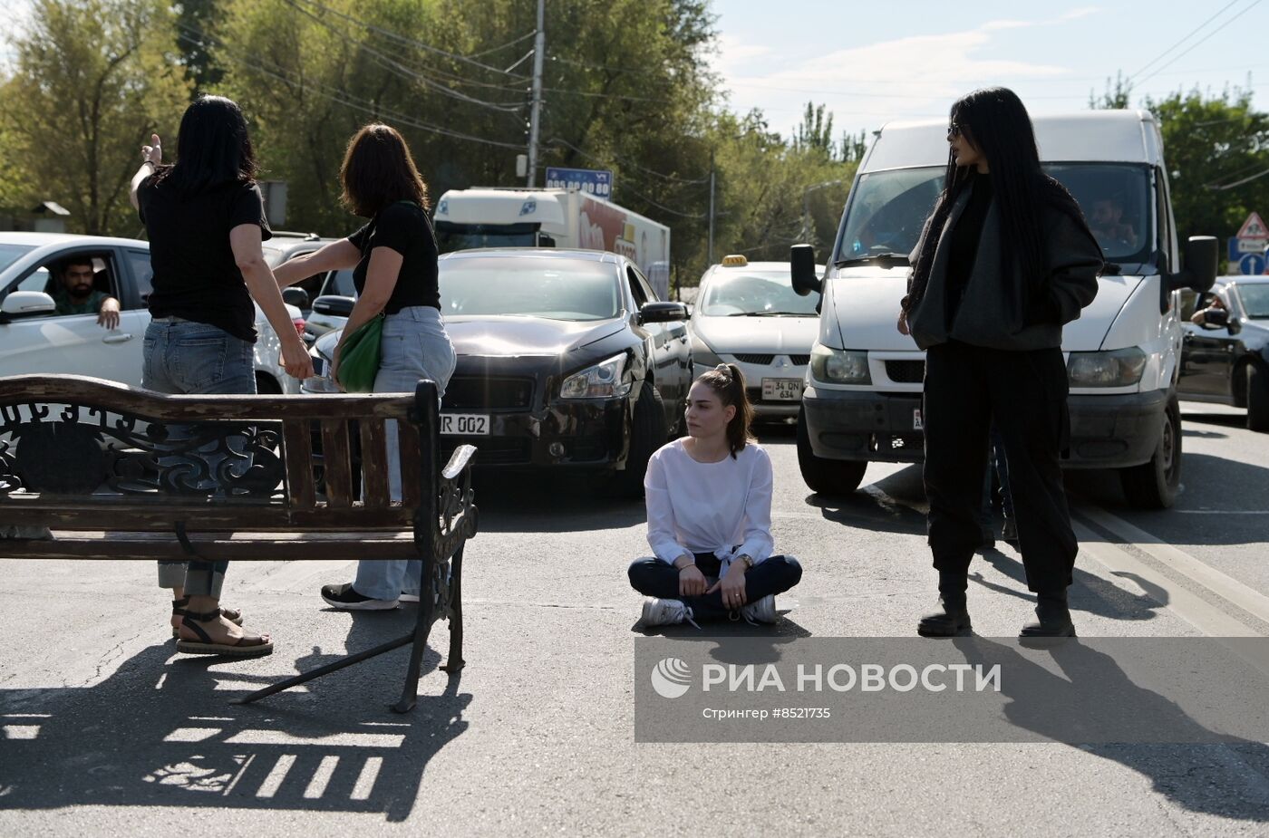 Протесты в Ереване на фоне эскалации в Нагорном Карабахе