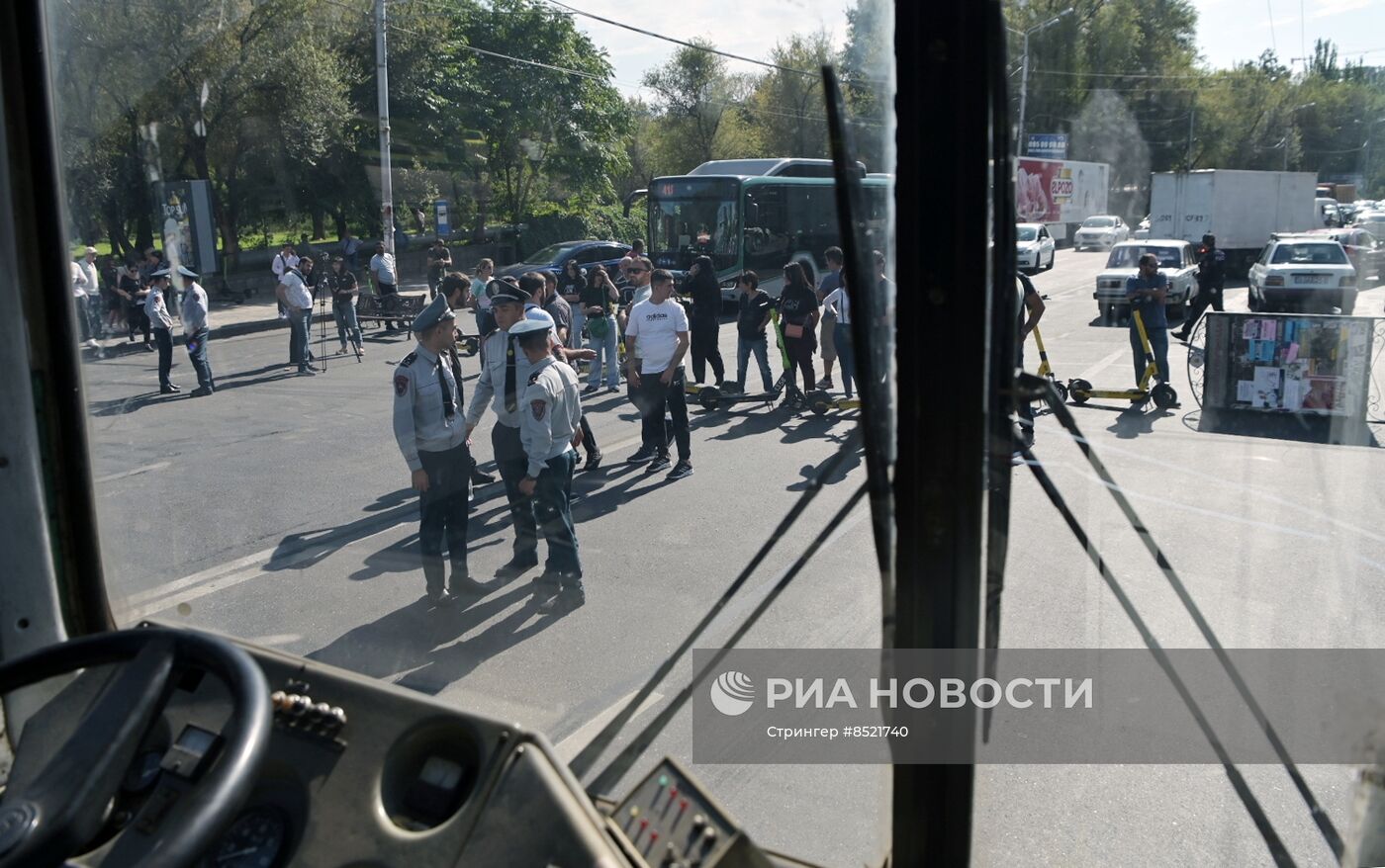 Протесты в Ереване на фоне эскалации в Нагорном Карабахе