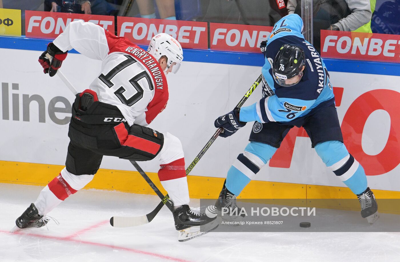 Хоккей. КХЛ. Матч "Сибирь" - "Авангард"