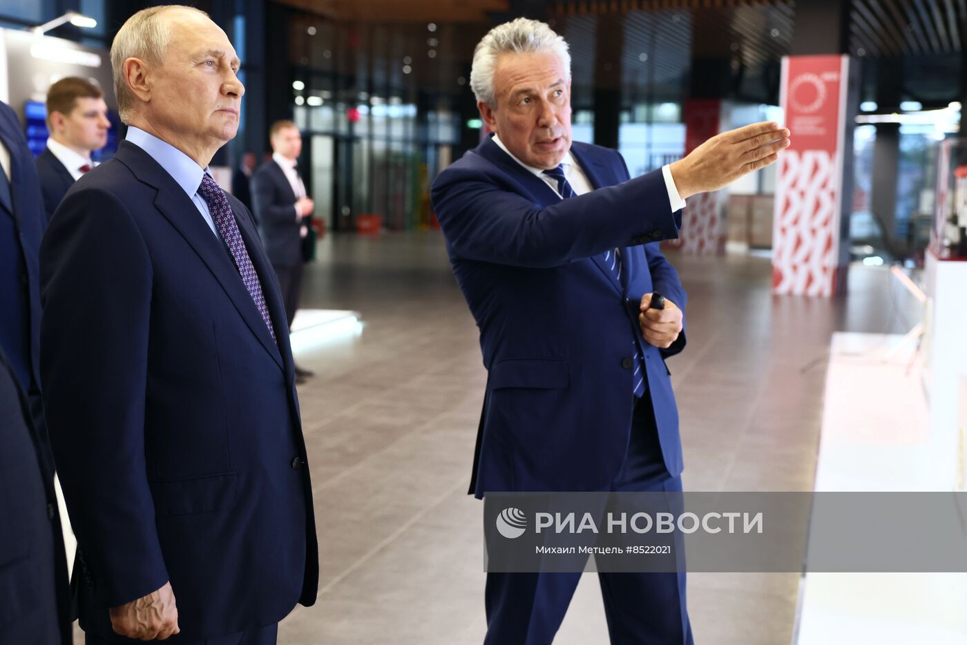 Рабочая поездка президента РФ В. Путина в Великий Новгород