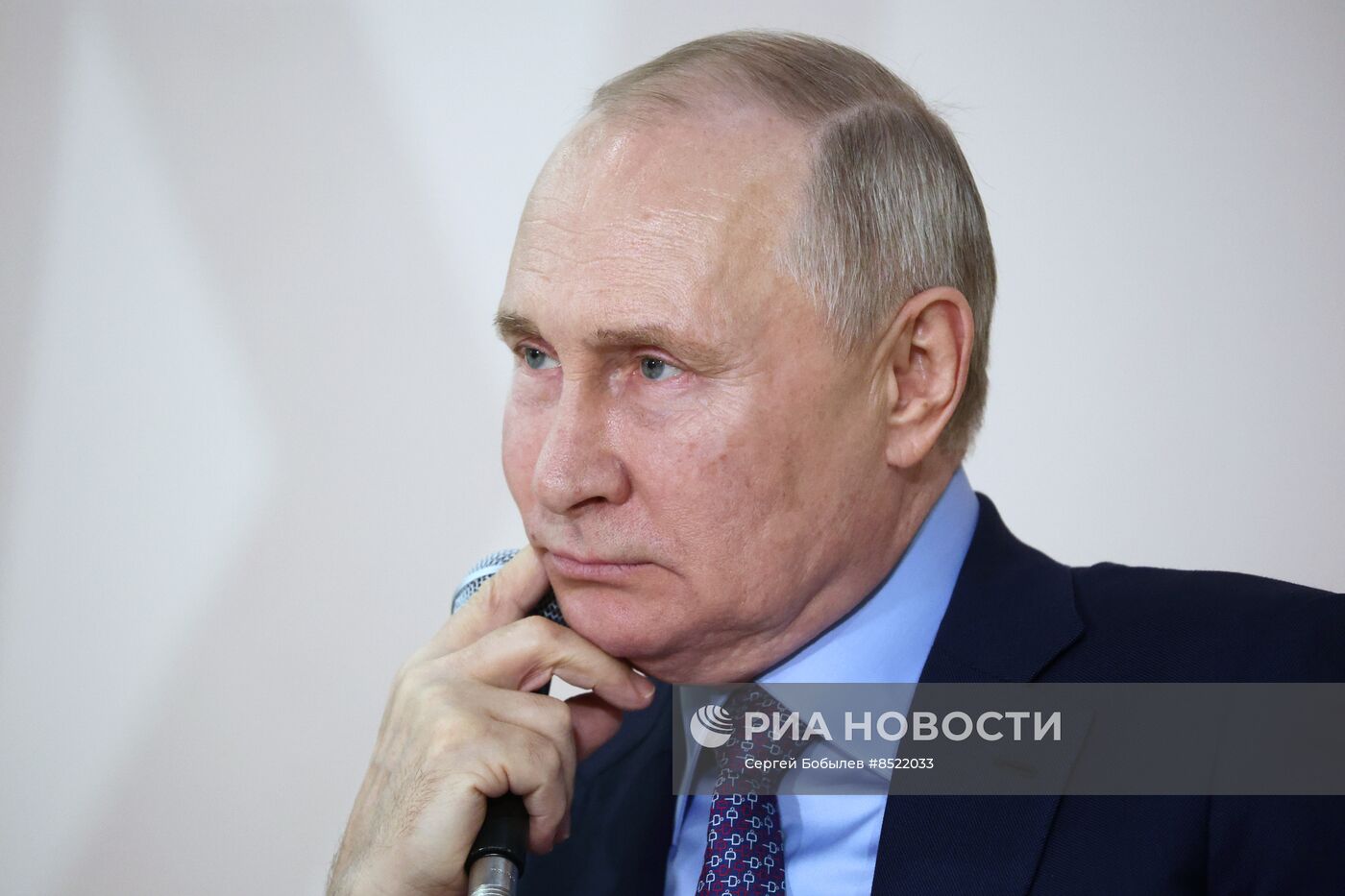 Рабочая поездка президента РФ В. Путина в Великий Новгород