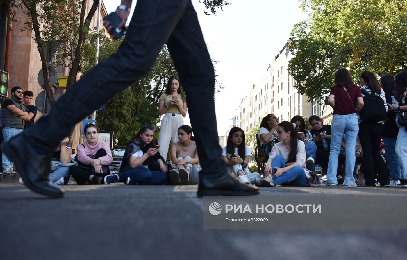 Протесты в Ереване на фоне эскалации в Нагорном Карабахе