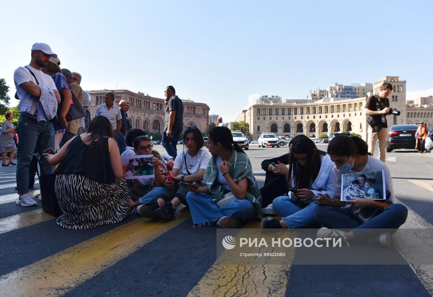 Протесты в Ереване на фоне эскалации в Нагорном Карабахе