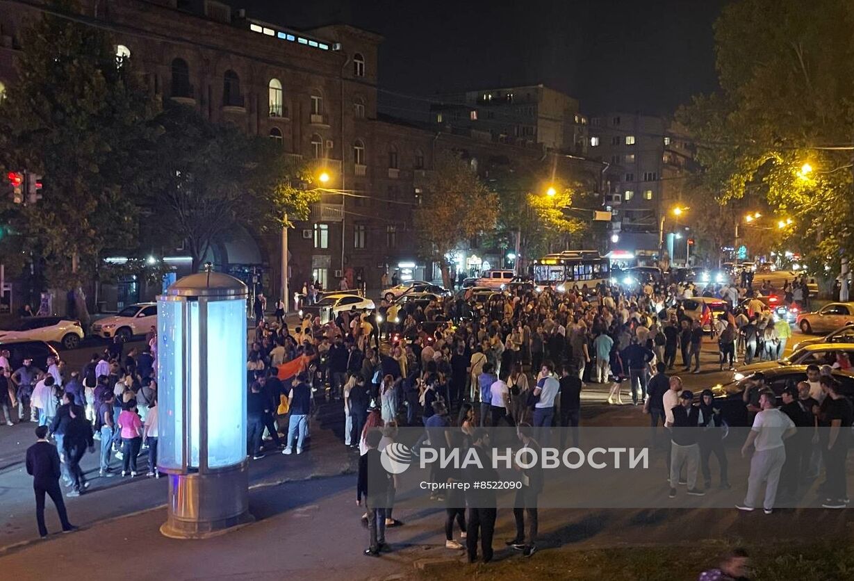 Протесты в Ереване на фоне эскалации в Нагорном Карабахе