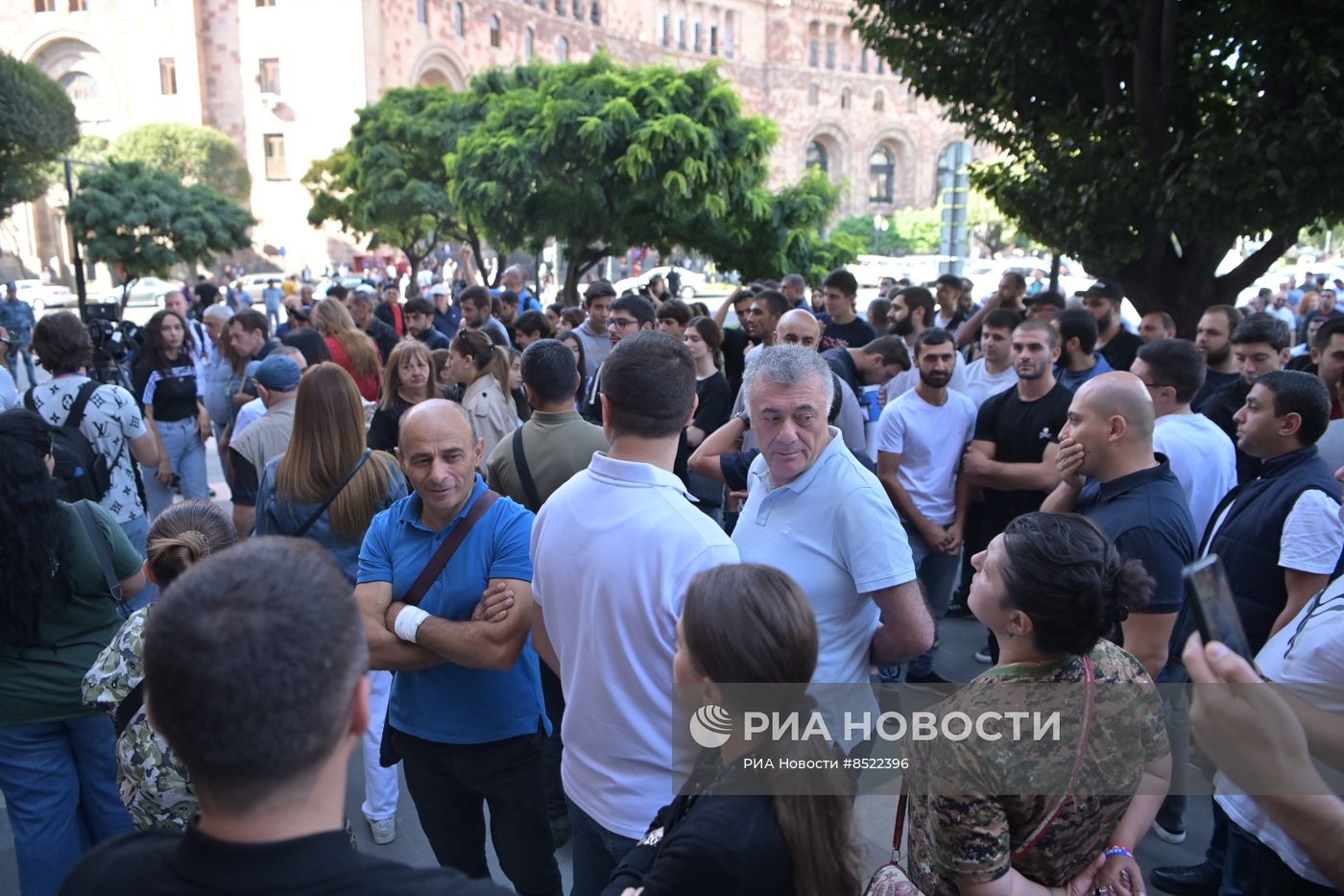Протесты в Армении на фоне эскалации в Нагорном Карабахе