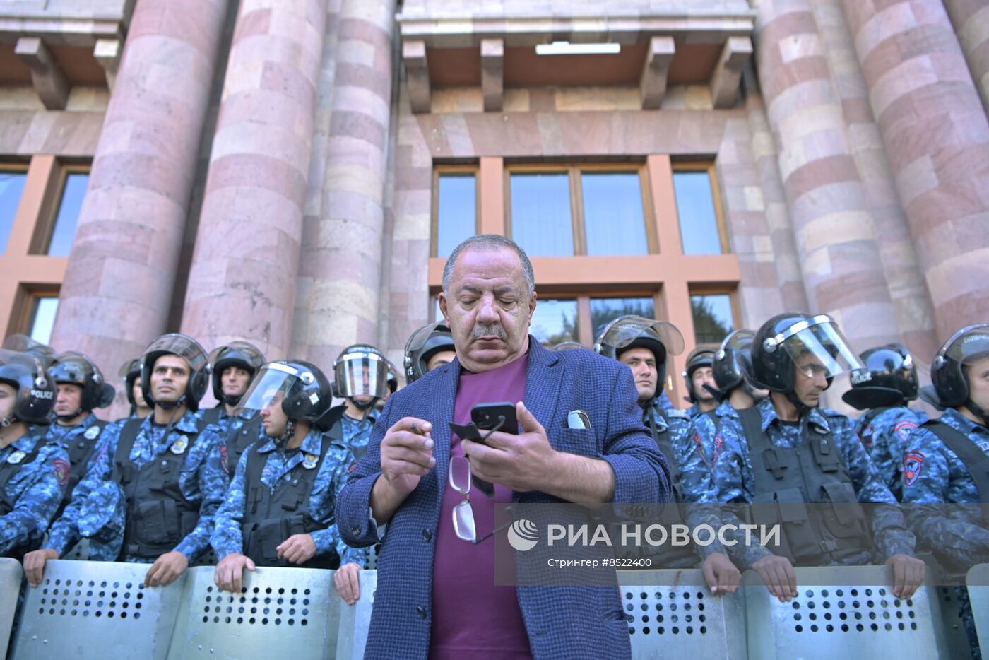 Протесты в Армении на фоне эскалации в Нагорном Карабахе