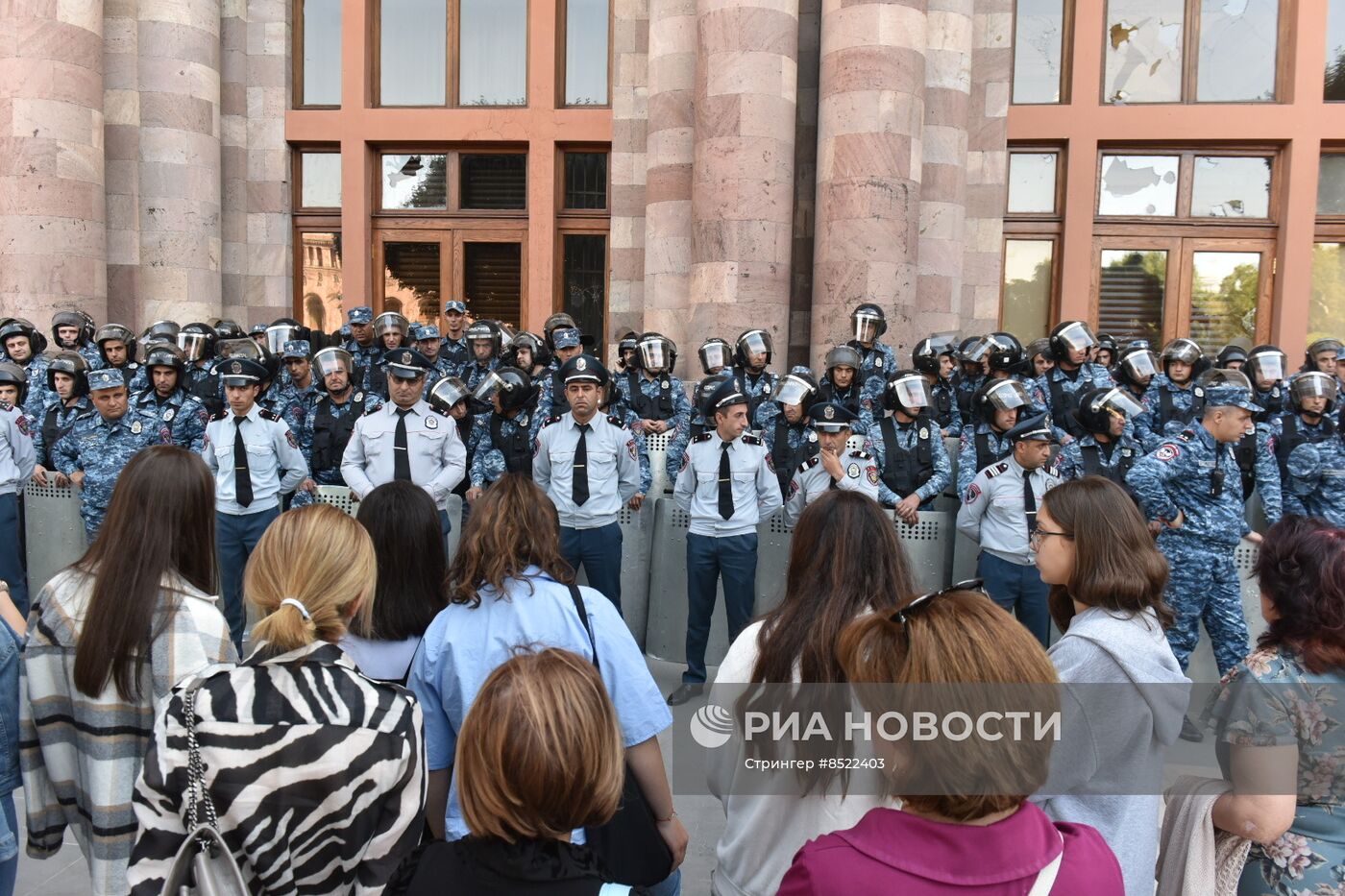 Протесты в Армении на фоне эскалации в Нагорном Карабахе 