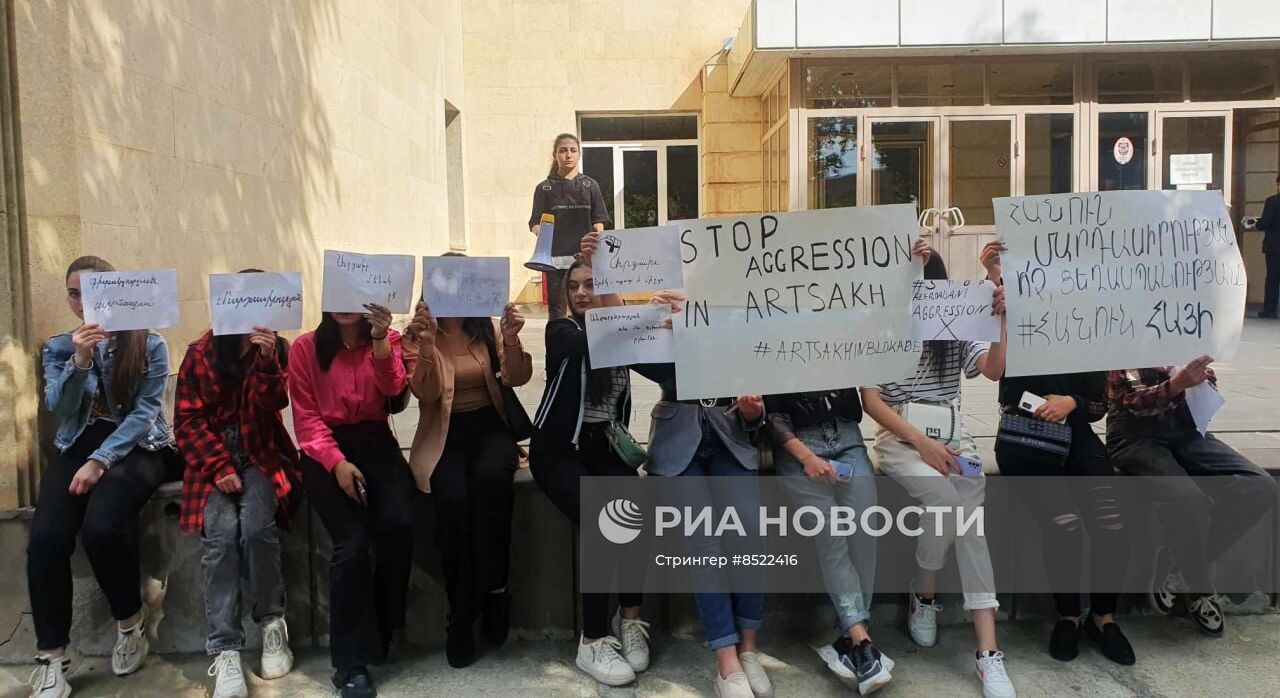 Протесты в Армении на фоне эскалации в Нагорном Карабахе