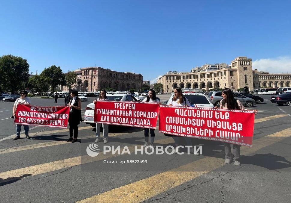 Протесты в Армении на фоне эскалации в Нагорном Карабахе 