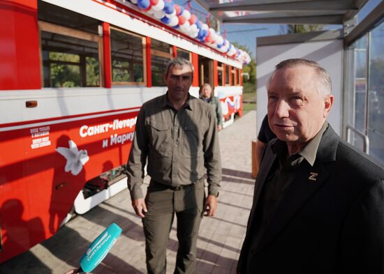 В Мариуполе запустили в регулярное пассажирское сообщение ленинградский ретротрамвай