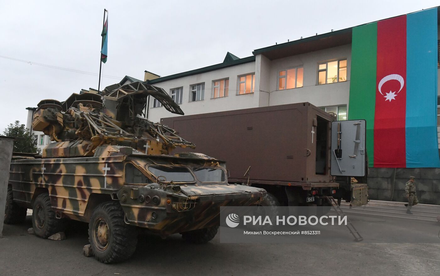 ВС Азербайджана показали переданное силами Карабаха вооружение