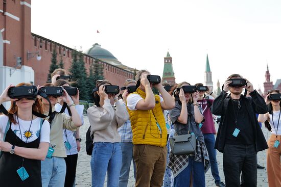 Туристы в Москве