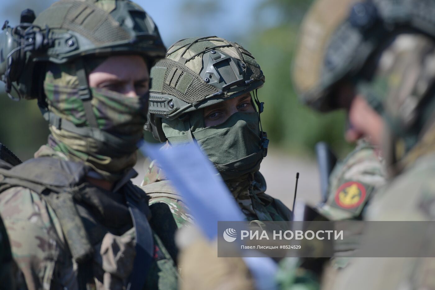 Полевое награждение морпехов ЧФ в Запорожской области