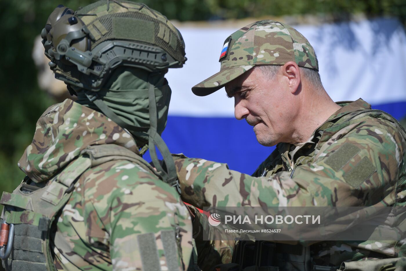 Полевое награждение морпехов ЧФ в Запорожской области