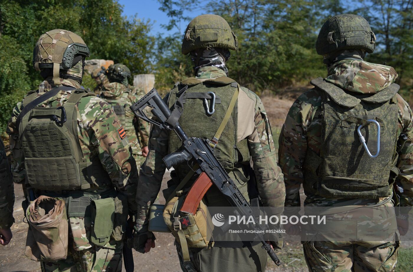 Полевое награждение морпехов ЧФ в Запорожской области