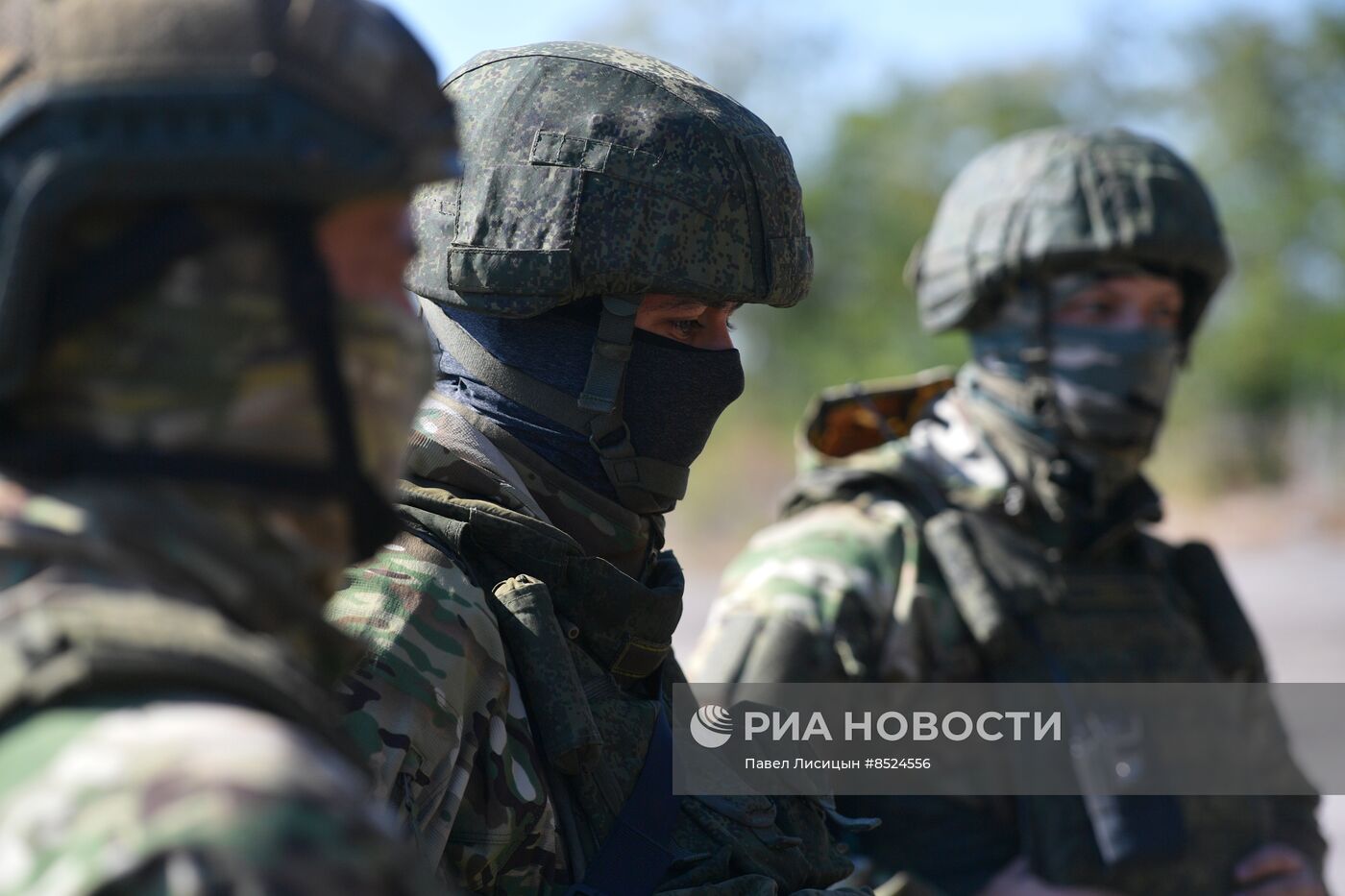 Полевое награждение морпехов ЧФ в Запорожской области