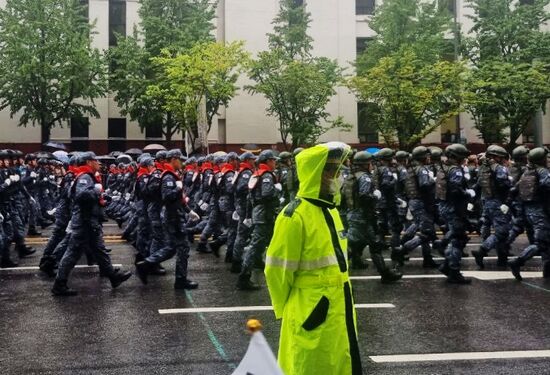 В Южной Корее прошел первый за десять лет военный парад