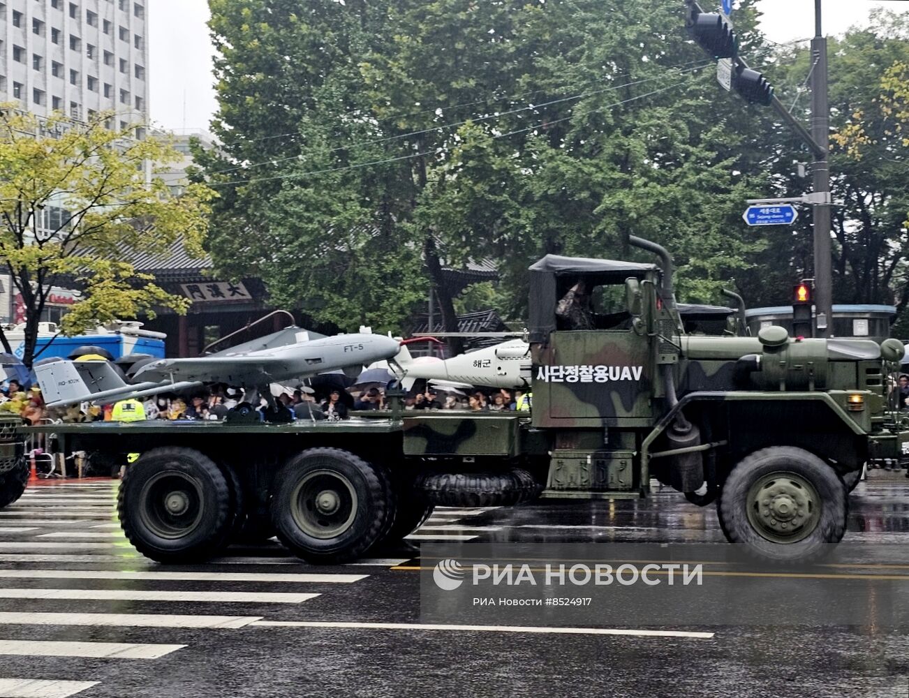 В Южной Корее прошел первый за десять лет военный парад