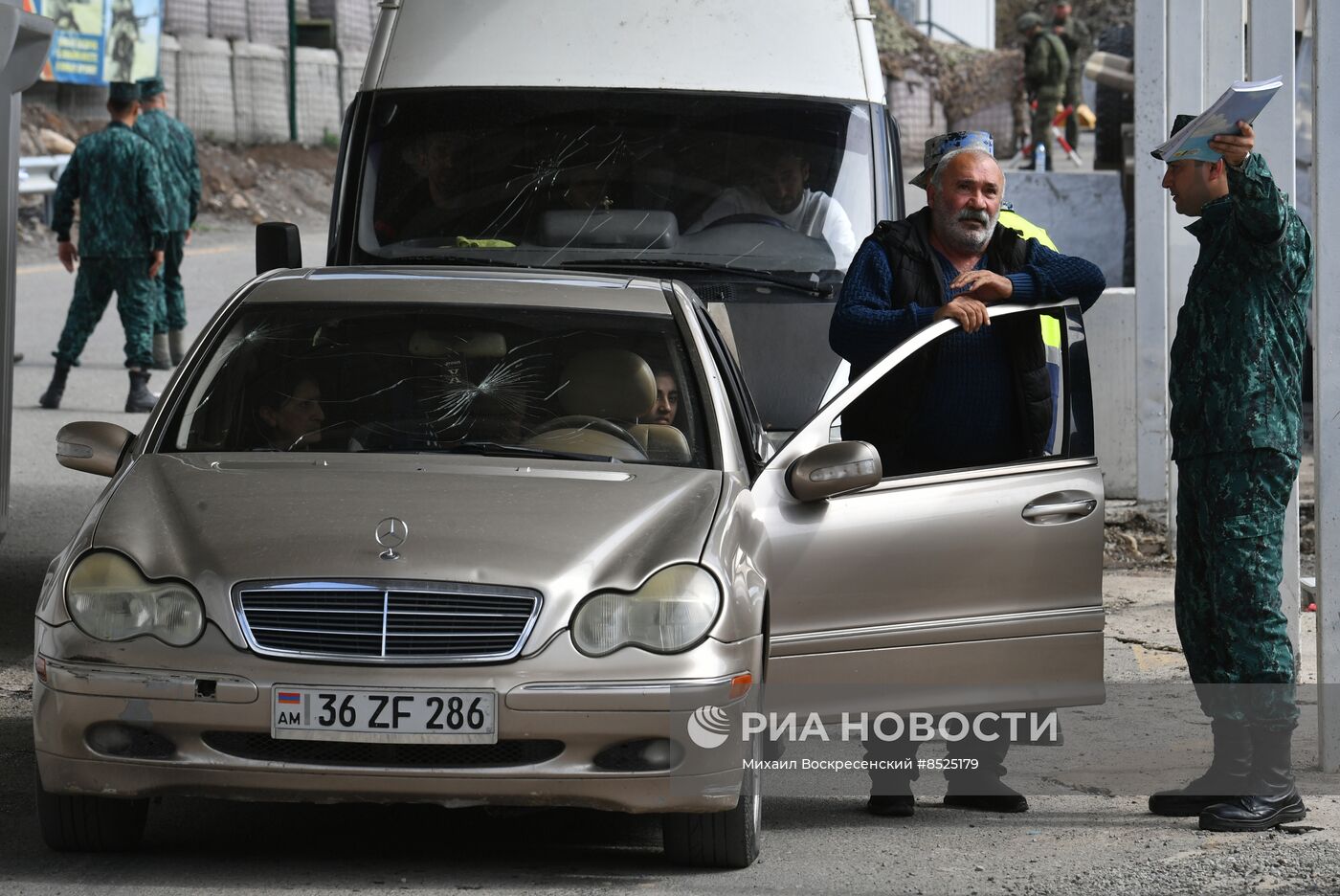 Эвакуация беженцев из Нагорного Карабаха