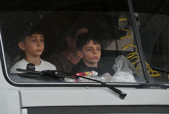 Эвакуация беженцев из Нагорного Карабаха