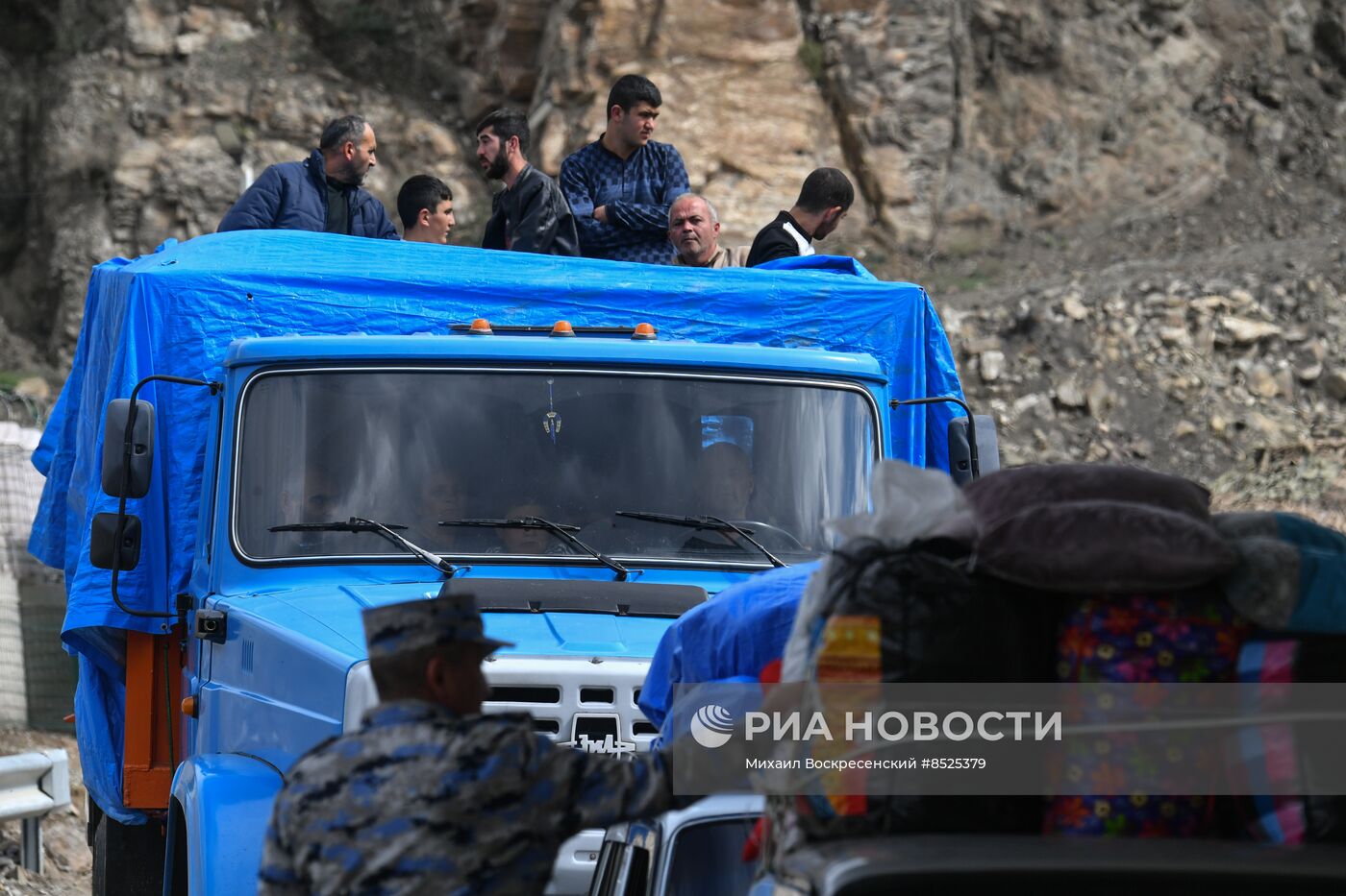 Эвакуация беженцев из Нагорного Карабаха