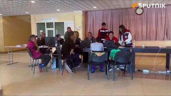 В Центр культуры в Варденисе прибывают вынужденные переселенцы из Нагорного Карабаха