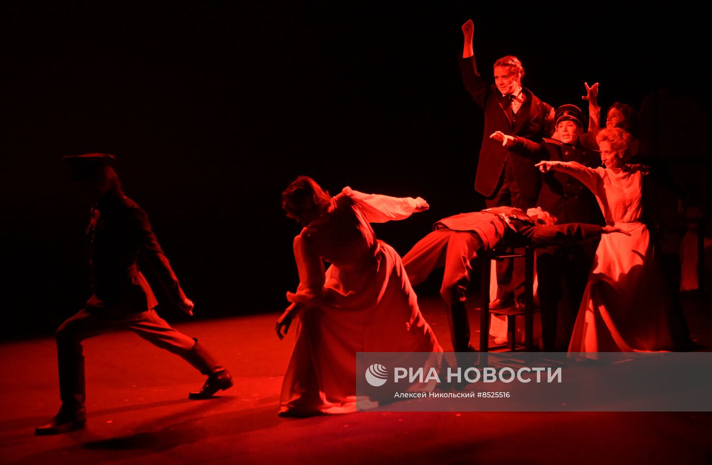 Спектакль "Занавес" на сцене МХТ имени А.П. Чехова