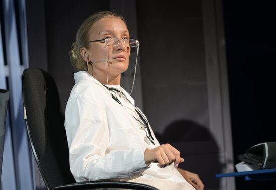 Спектакль "Занавес" на сцене МХТ имени А.П. Чехова