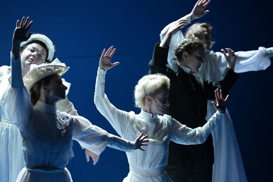 Спектакль "Занавес" на сцене МХТ имени А.П. Чехова