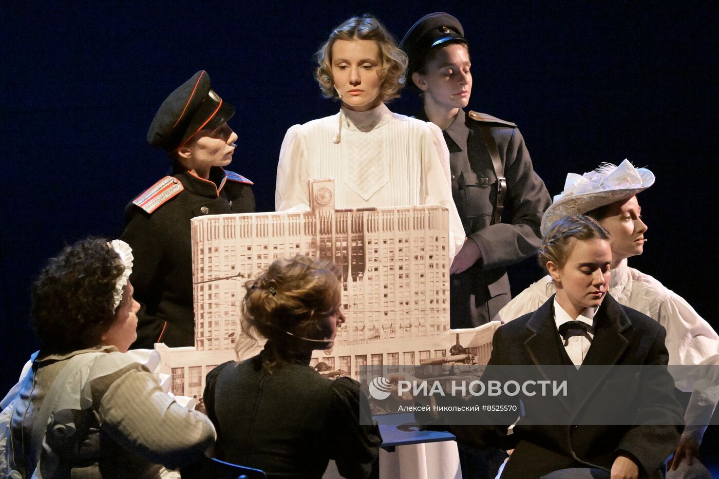 Спектакль "Занавес" на сцене МХТ имени А.П. Чехова