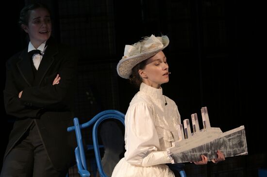 Спектакль "Занавес" на сцене МХТ имени А.П. Чехова