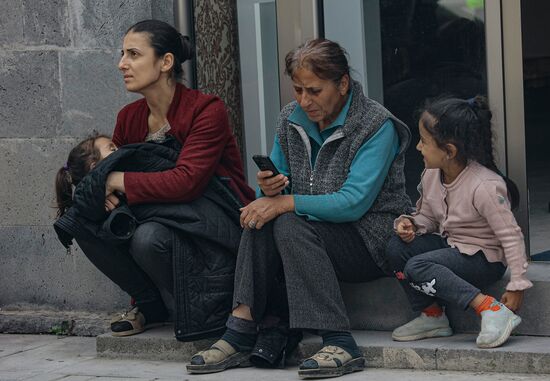 Беженцы из Нагорного Карабаха в Горисе