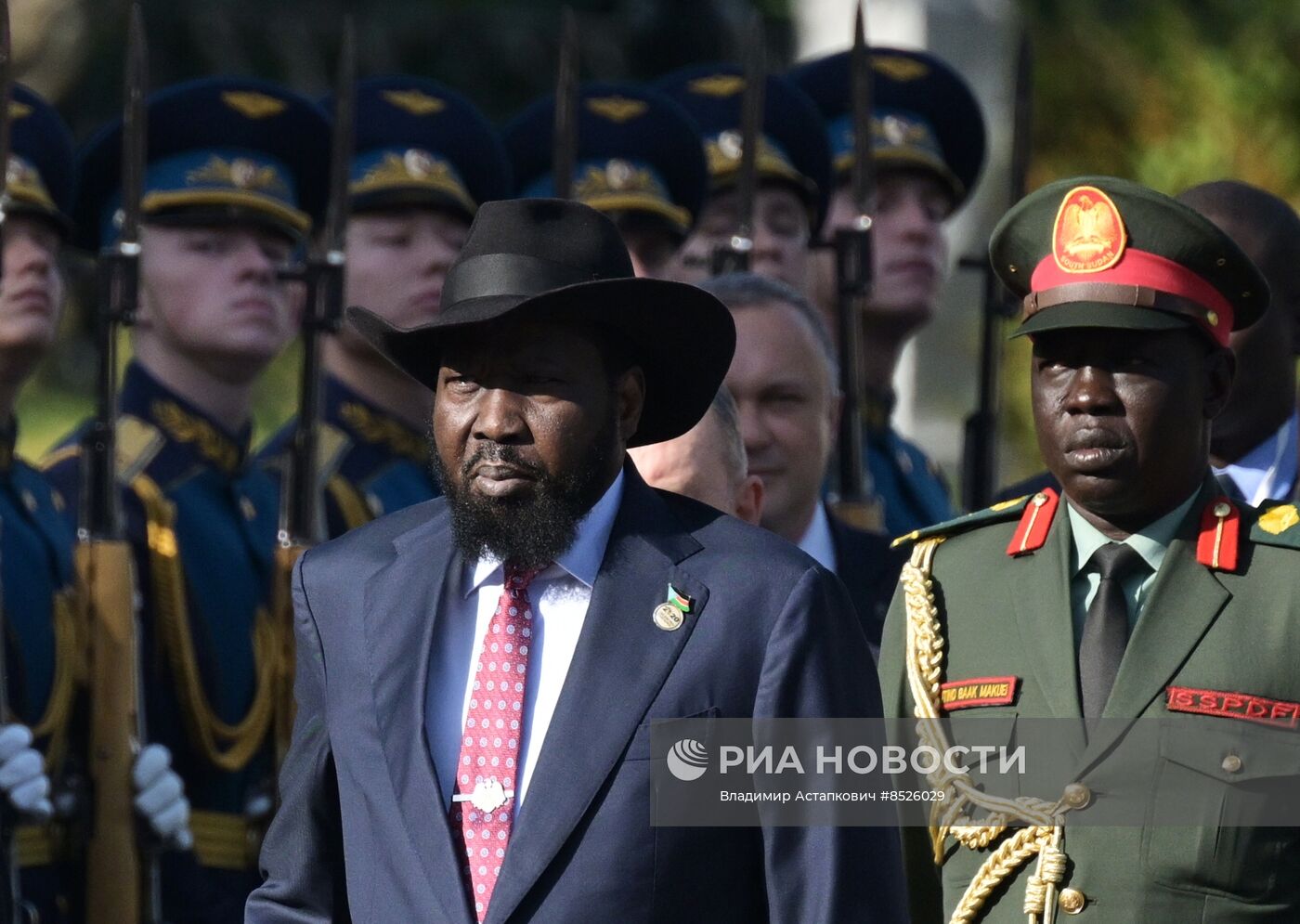 Президент Южного Судана Салва Киир возложил цветы к Могиле Неизвестного Солдата