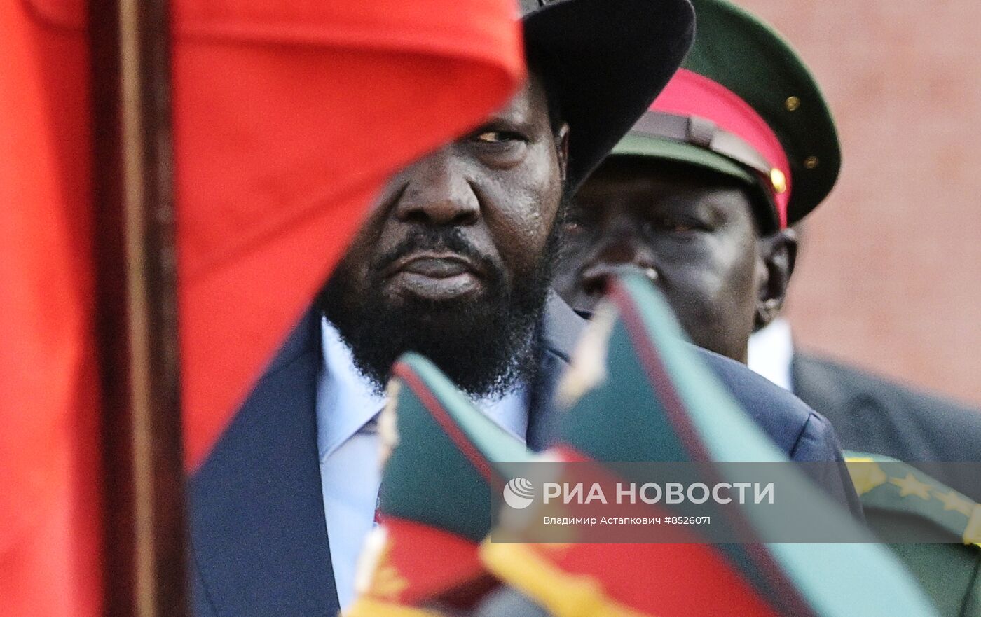 Президент Южного Судана Салва Киир возложил цветы к Могиле Неизвестного Солдата