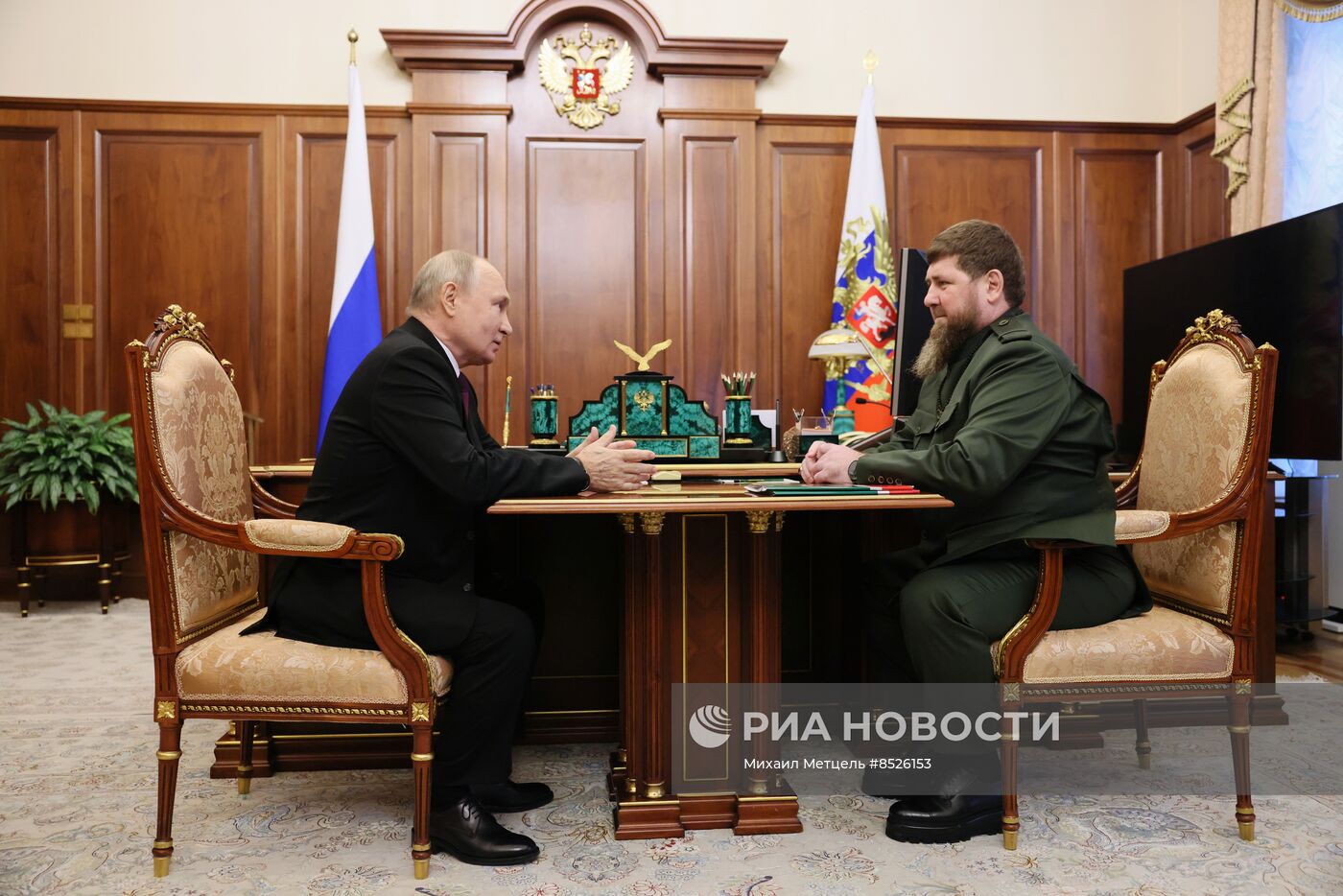 Президент РФ В. Путин провел встречу с главой Чечни Р. Кадыровым