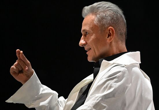 Спектакль "Комната Адлера" в театре им. М.Н. Ермоловой